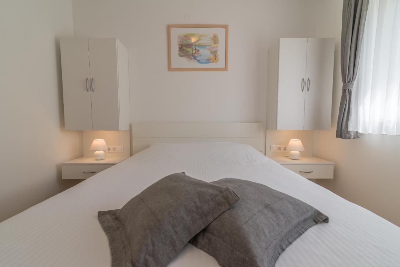 Apartments Enona Nin Eksteriør bilde