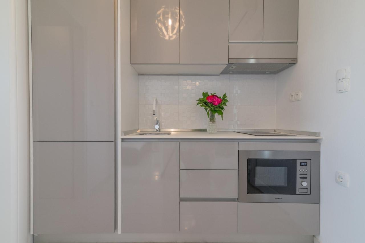 Apartments Enona Nin Eksteriør bilde